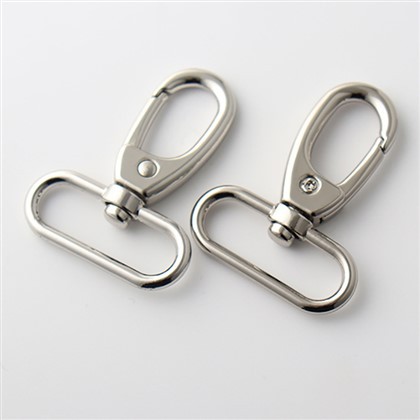 Aangepast logo zwenktas haak schouderriemgesp.